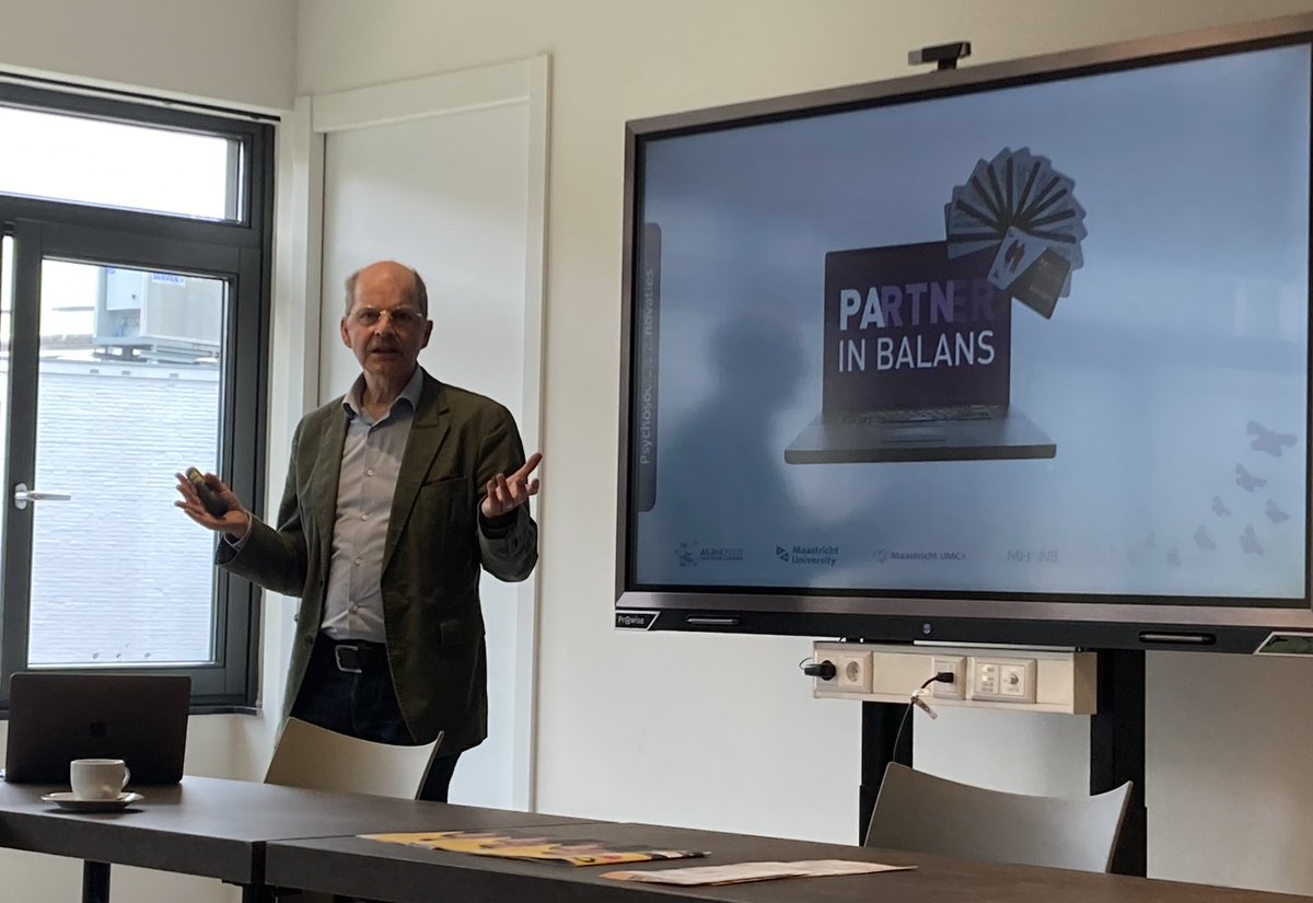 Vanmiddag was Dr Martin van Boxtel te gast bij Alzheimercafe Gulpen-Wijlre, om te vertellen over het Alzheimer Centrum Limburg, wat wij zoal doen, en welke richting het wetenschappelijk onderzoek opgaat. Dank voor de gastvrije ontvangst!