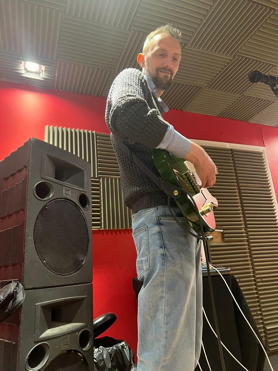 It’s official! We have a new guitarist! Welcome Richard!