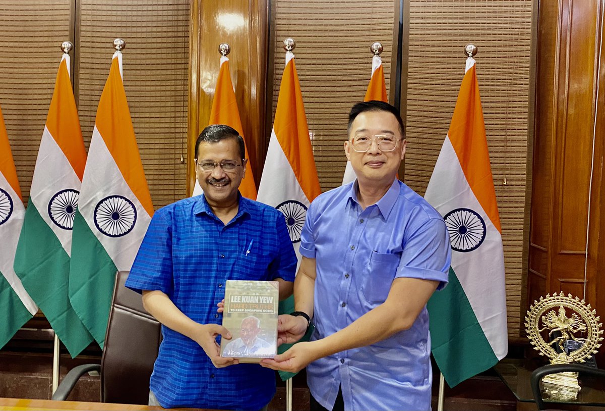 Happy to make an introductory call on Delhi CM @ArvindKejriwal today. We discussed urban management collabs including on water, public housing, as well as waste management. These issues are import to all urban centres, and very relevant to Singapore and Delhi. #urbansolutions.