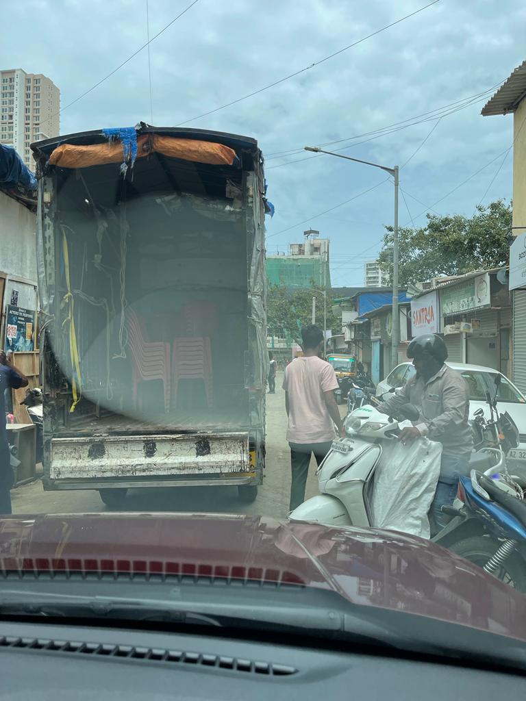 Last time requested @CPMumbaiPolice & @MumbaiPolice for taking action against parking vehicles in mid of road but no action takn yet.Same problem facing again. When @mayor_mumbai will take action once any accident happen in our society.Lashkaria Empress, Adarsh Nagar Andheri West