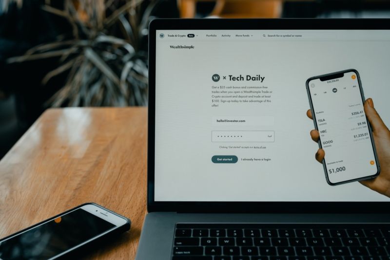 DimensionsGrou2's tweet photo. How to design an effective call to action on your website 

1-Make the button large and colorful
Color  affects users decisions and perceptions. 
2-Make the button visible on the home page of the website 
3- Use a short and concise headline
 #DigitalMarketing @DigitalTrends https://t.co/XTj9EIfcnH