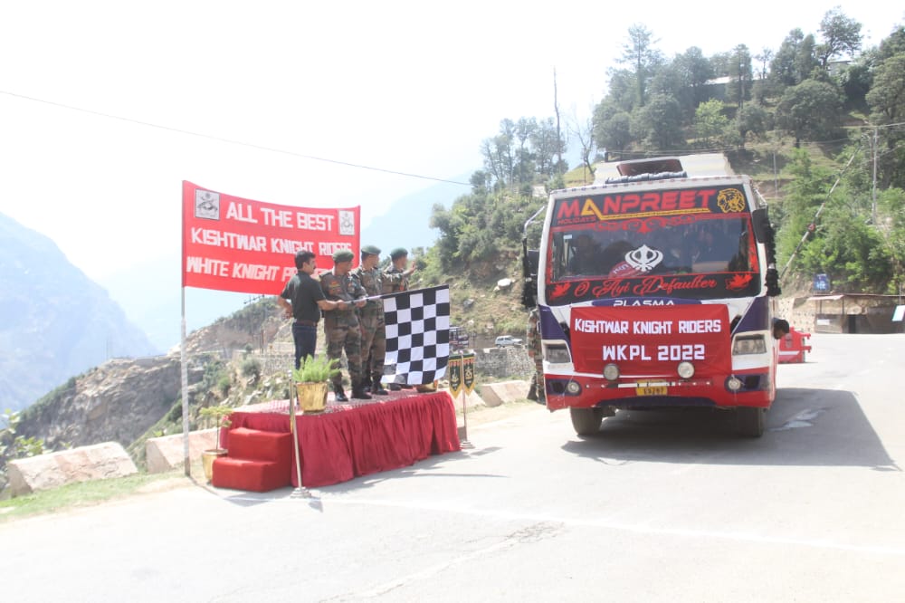 Whiteknight_IA's tweet photo. #WKPL
#whiteknight50
Kishtwar Knight Riders, selected team to represent #Kishtwar District in WhiteKnight Premier League was flagged of today by #IndianArmy and District Sports Officials. We wish the team success in tournament.
@Whiteknight_IA
@NorthernComd_IA https://t.co/totc1MU1HL