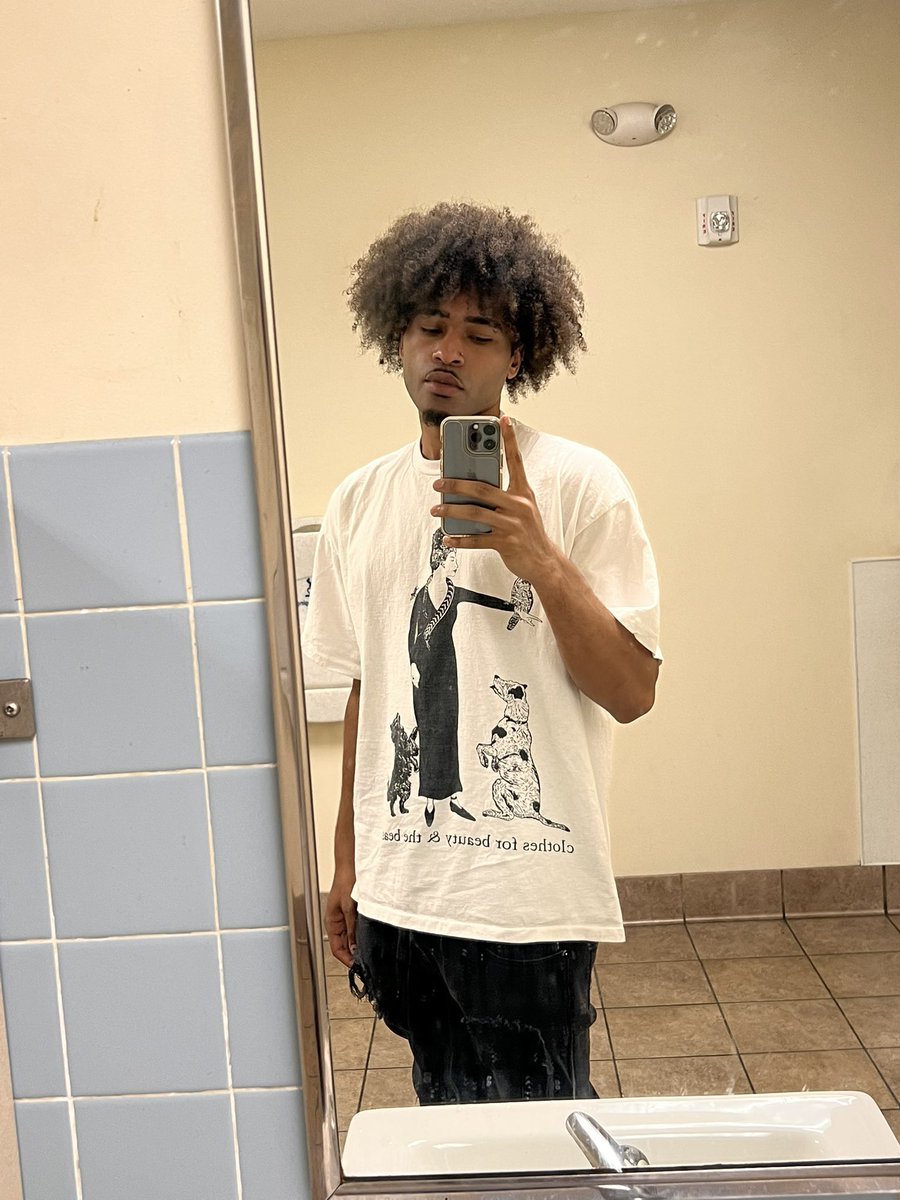 ♰♱✞︎ tweet media