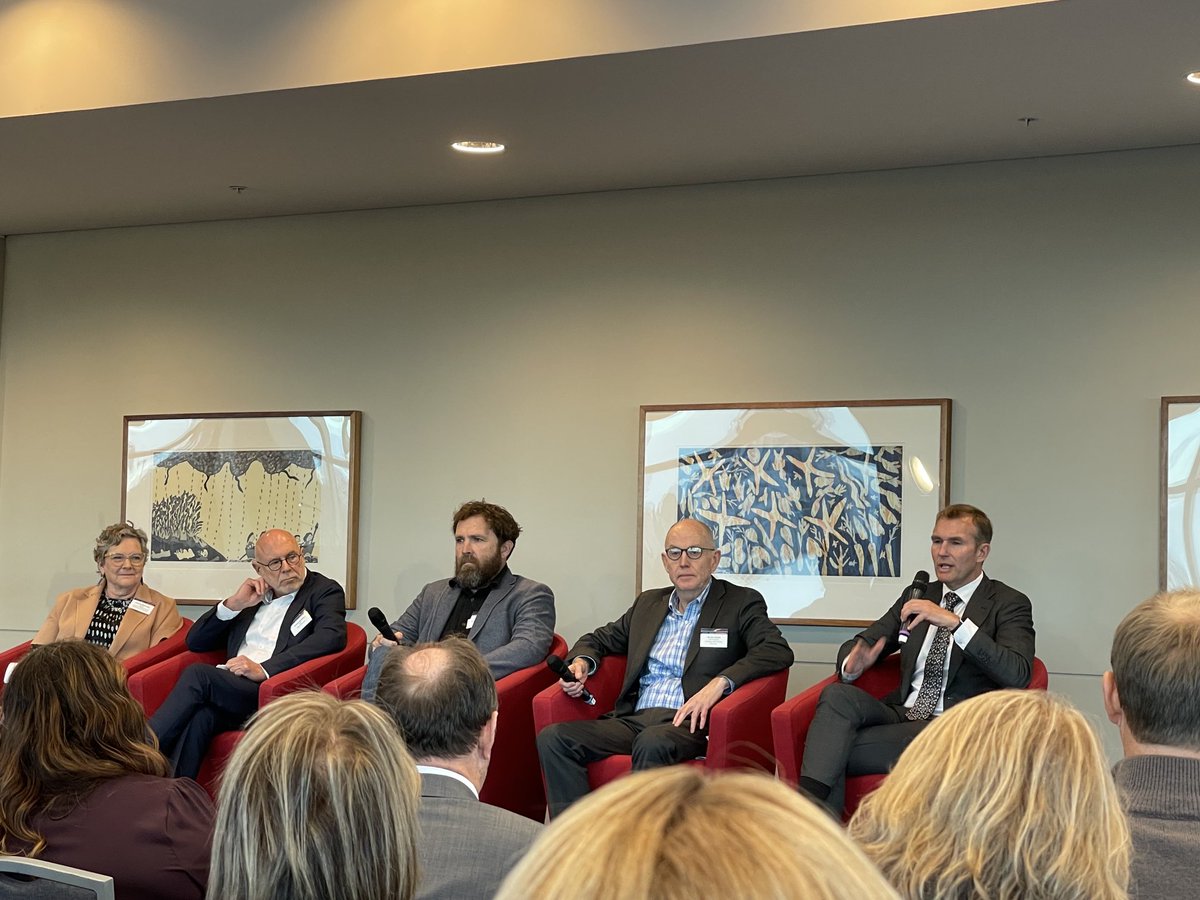 natchap99's tweet photo. Panel session at @uow @Uni_Newcastle, Journey to low emissions ⁦@RobStokesMP⁩, Jon Nowlan ⁦@BlueScopeAus⁩, ⁦@GriffithSaul⁩ ⁦@otherlab⁩, ⁦@DeanRoyGreen⁩ and Roberta Ryan ⁦@Uni_Newcastle⁩ https://t.co/fQeS7NNnQq