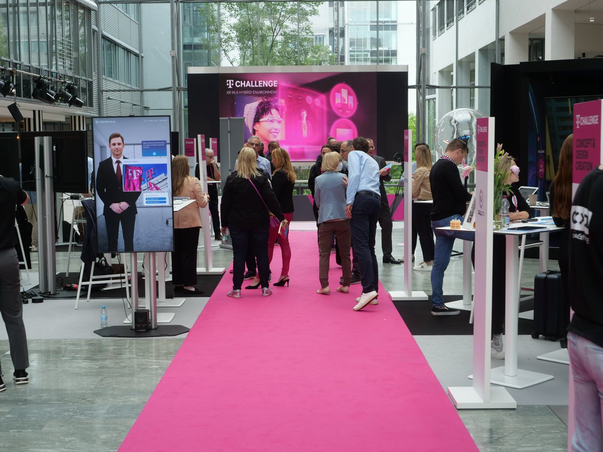 T_Labs's tweet photo. Good Morning #TChallengers! 🤖 Our doors are open for our final Demo Day &amp; Award Show! You want to know how shopping and service are developing in the #virtualworld👓and who will be the winners? 🏆 

Join our LIVESTREAM, starting at 9:30 am: https://t.co/rr73JmdR3U https://t.co/HcHObbBDif