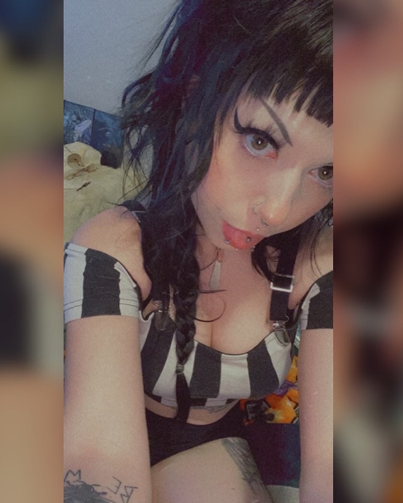 mephistolicious's tweet photo. Imma go on ahead and include some recent selfies too ❣️ I don’t know how to Twitter. https://t.co/9YDLLU7c1Z