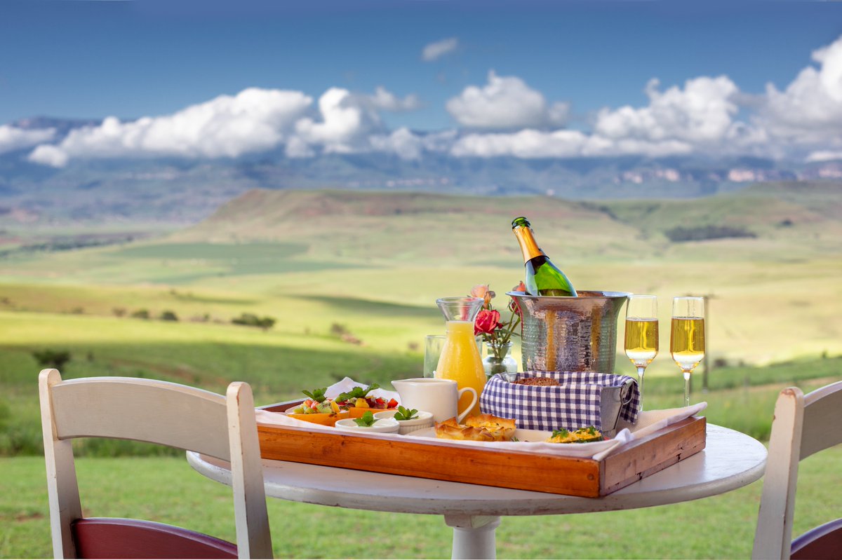 berghouse's tweet photo. Share this view and celebrate!
#mountainviews #drakensbergaccommodation #weekendgetaway #honeymoon #northerndrakensberg #exploretrails #holidayfun https://t.co/vyD3lESyfm