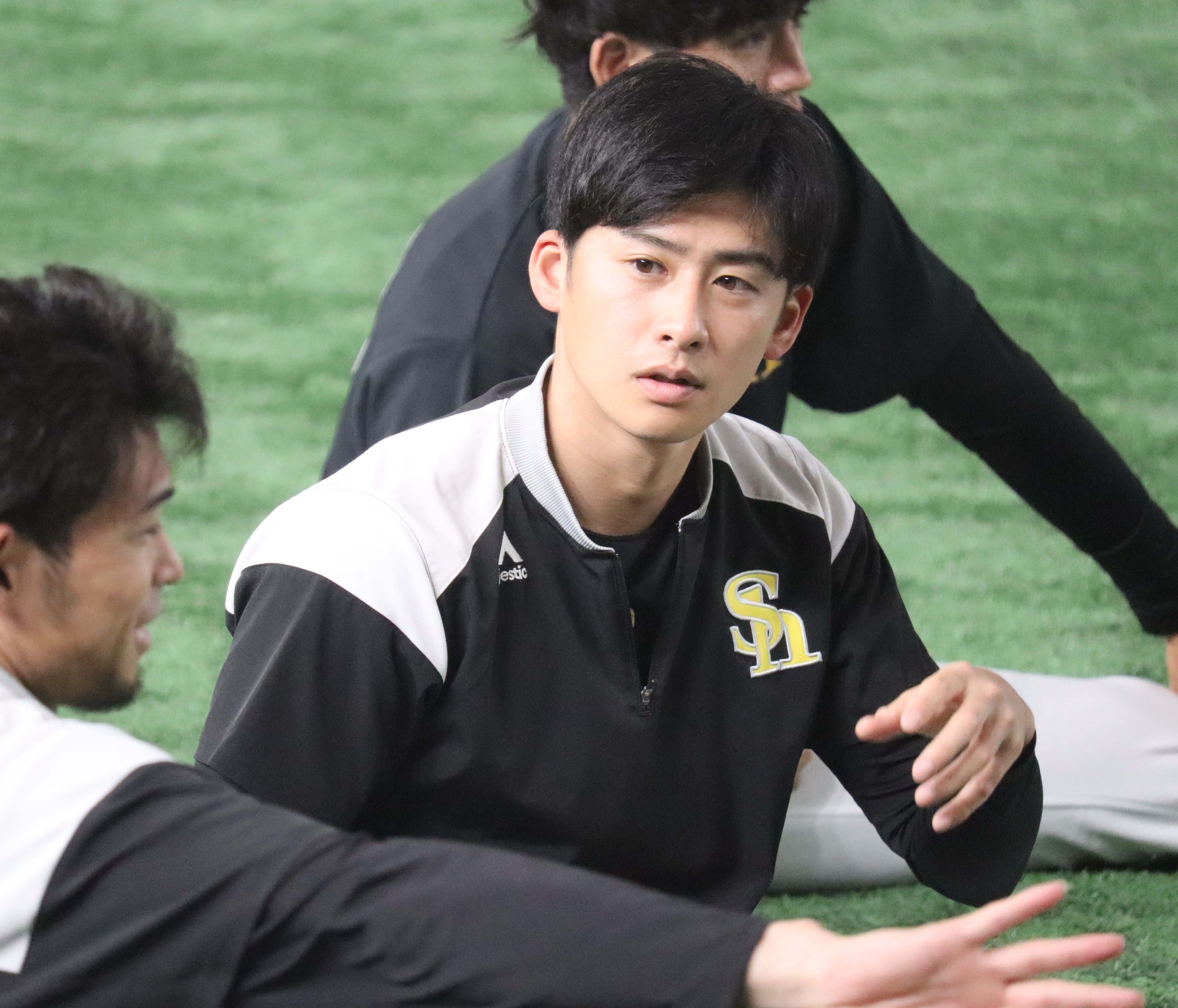 中村晃大 スポーツ報知 ソフトバンク担当 試合前練習 板東湧梧 投手 Sbhawks イケメン スポーツ報知 T Co Ha1ssmkffy Twitter