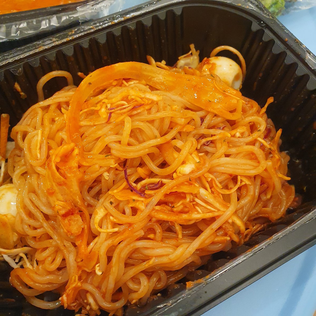 #봉두미담
내앞에있던 쫄면 박력넘치게 가져가서 손으로 비벼주고 생색 안냄