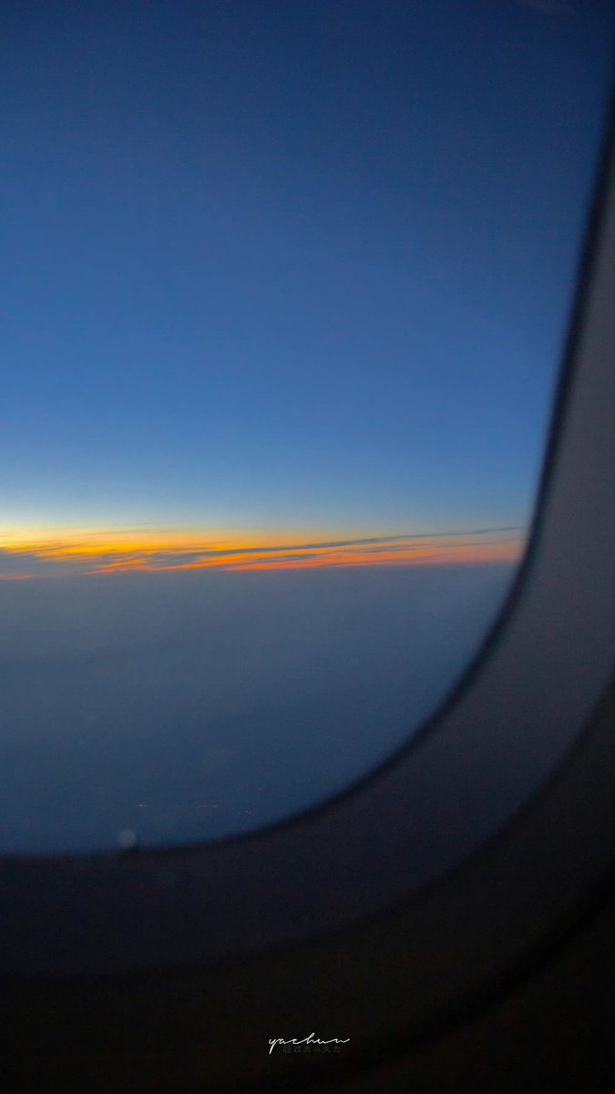 我不在任何人的计划里，
我的计划里也没有任何人。
稍微让我累的关系，我都不想维持，
一是没时间，二是没必要。