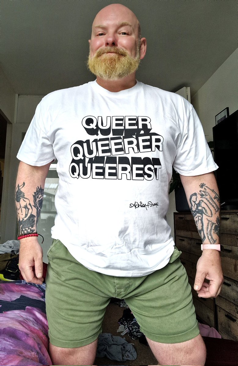 Happy #pridemonth2022 to all of the LGBTQ+ rainbow 🏳️‍🌈🏳️‍⚧️🏴‍☠️ 
Homophobia and Transphobia is on the rise. 
We have to meet it head on, with a refusal to be anything other than unapologetically ourselves. 
Fight them with fabulousness.
T-shirt by the wonderful <a href="/AdrianAndShane/">Adrian+Shane</a>