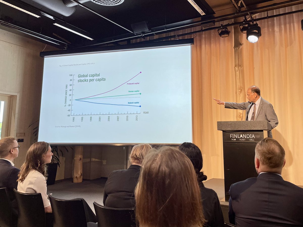 Talousneuvoston konferenssissa <a href="/MarinSanna/">Sanna Marin</a> ja prof Partha Dasgupta keskustelemassa biodiversiteetistä ja talousjärjestelmästä. 

Let’s go! 💪🏼