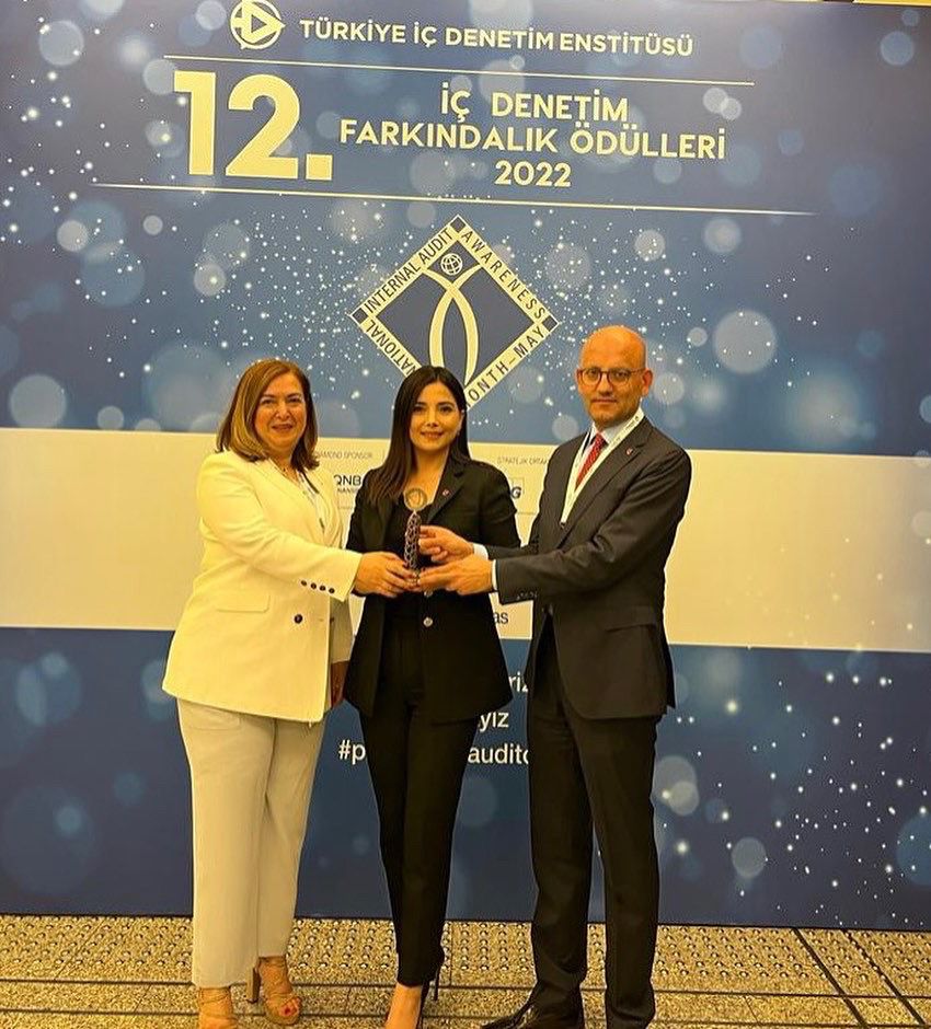 Türkiye İç Denetim Enstitüsü 12. İç Denetim Farkındalık Ödülleri’nde “Kurumsal Farkındalık Mesleki Tanıtım Faaliyetleri Farkındalığı Ödülü”, Uğur Okullarının! 🏆

“İç denetim, kurumsal kalitenin sigortasıdır” demeye devam edeceğiz. 🌟

#farkındalıködülleri2022
#proudtobeauditor