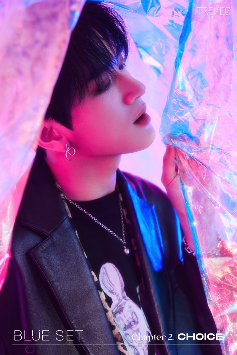 TRENDZ_OFFCL's tweet photo. [TRENDZ]

2nd MINI ALBUM
BLUE SET | Chapter2. CHOICE

CONCEPT PHOTO B.
윤우 YOONWOO 

2022.06.08
COMING SOON

#TRENDZ #트렌드지 #BLUESET
#WHO #울부짖어WHO
#윤우 #YOONWOO https://t.co/bxSXv9VYHW