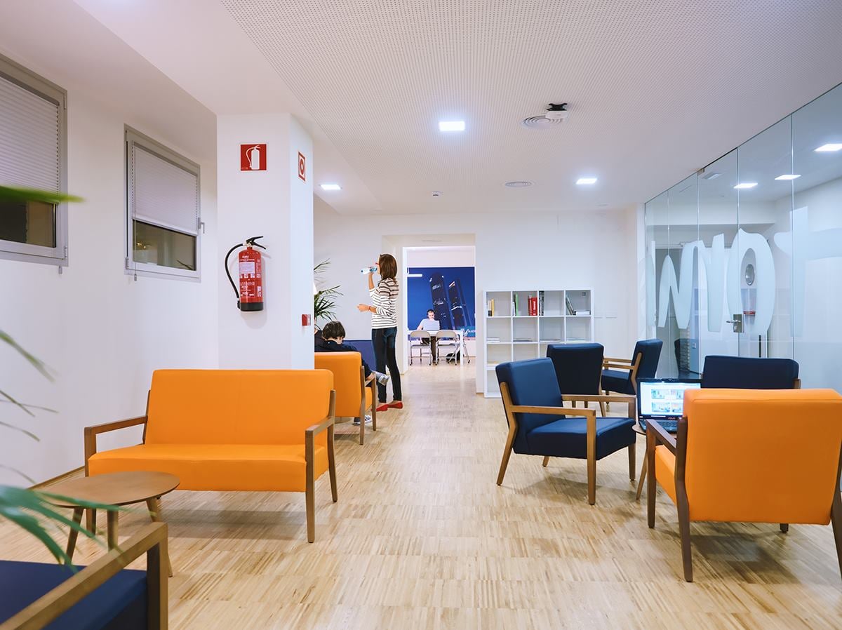 MasterHomeResi's tweet photo. Are you one of the lucky ones who will come to study at IE University next year? 😊 Share your experience with many other IE students at MasterHome Residencia. 😜
#studentlife #studyabroad #studentsresidence #internationalstudents #studenthousing #studentaccomodation #coliving https://t.co/VljVr488o9
