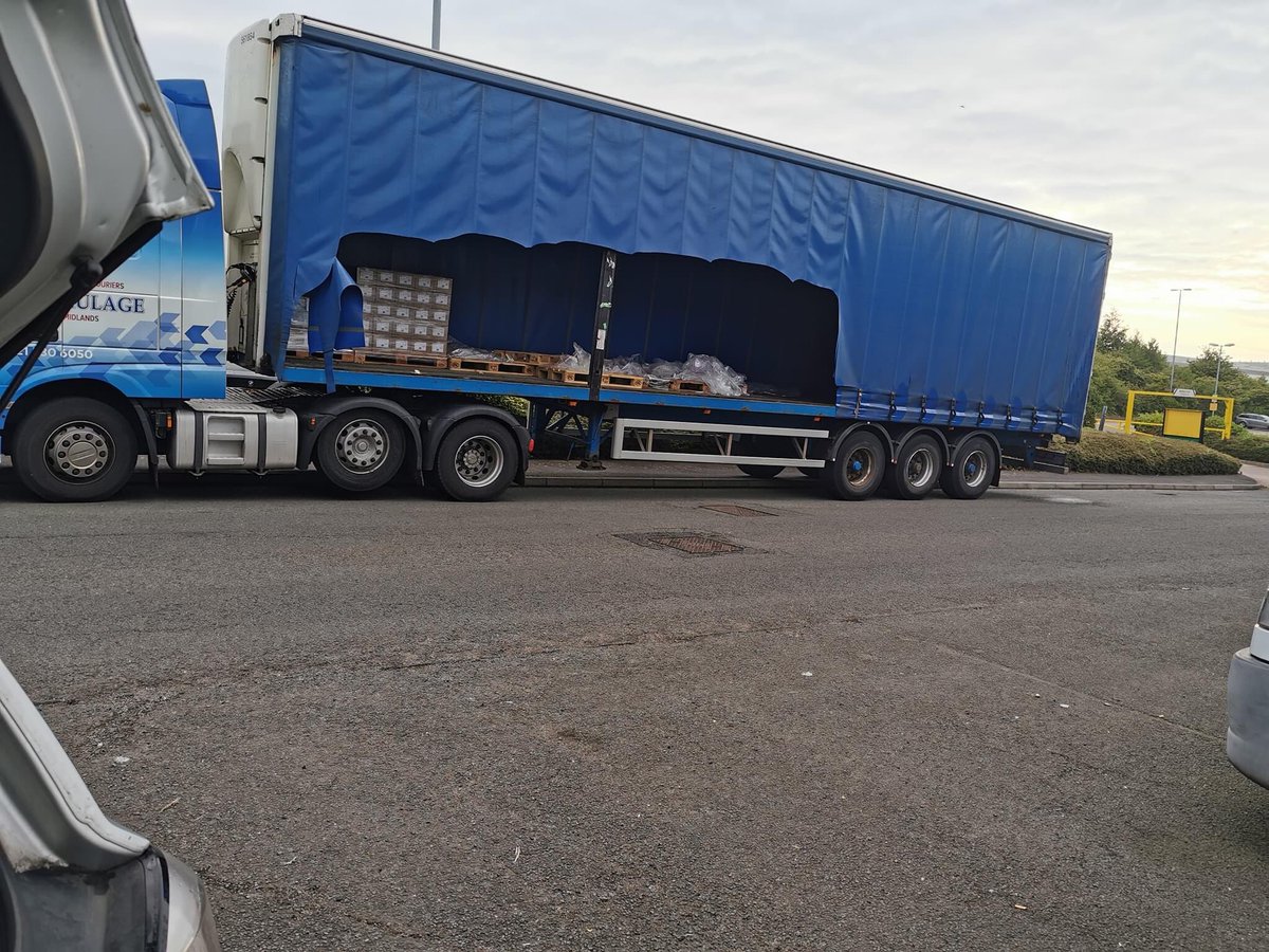 Swift Valley rugby last night.The industry needs Safe &amp; Secure parking. #cargo #theft #cargotheft #driver #SafeParkApp <a href="/NaVCIS_UK/">NaVCIS</a> <a href="/RHANews/">RHA</a> <a href="/LogisticsUKNews/">Logistics UK</a> <a href="/TrucknDriver/">Truck & Driver</a> <a href="/Crampley/">Chrys Rampley</a> <a href="/SCRIPartnership/">SCRIPartnership</a> <a href="/SaferStops/">BetterBreaksSaferStops</a> <a href="/HuwMerriman/">Huw Merriman</a> <a href="/Comm_Motor/">Commercial Motor</a>