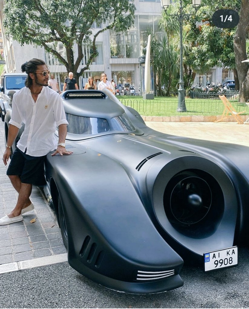 SumitSigh3's tweet photo. Batmobile nd Morgan car ❤️
Guru ji - @VidyutJammwal ❤️🙏
@abbassayyed771 @AlifiyahHaji @MandviSharma
#itrainlikevidyutjammwal
#materialarts #VidyutJammwal #jammwalions https://t.co/T1MXJ5zup4