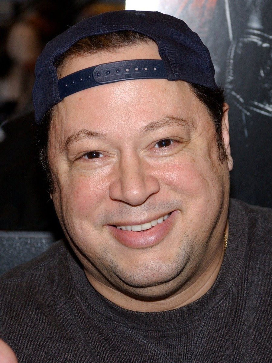 HellsKitchenFr's tweet image. Après plus de 20 ans chez Marvel, le légendaire Joe Quesada, artiste, scénariste et éditeur, quitte la maison des idées !

Il a notamment contribué au succès de Daredevil durant la période Marvel Knights et à co-créé Echo !