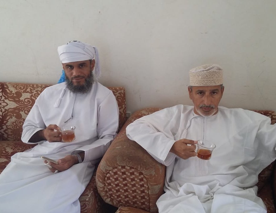 على كأس المحبة ذات حينِ
نسينا حينها كأس المنون

تعانقنا ابتساما بابتسام
تنادمنا معا كأس الحنين

نسينا غصةالأقدار  لما
لهونا في أباريق السنين

أرى في سالم قلبا محبا
حنونا مثل والده الحنون

إلى أن جاء كف من قضاء
ليسقينا من الكأس الحزين

ومن ربي لنا في الخلد لقيا
بأكواب وكأس من معين