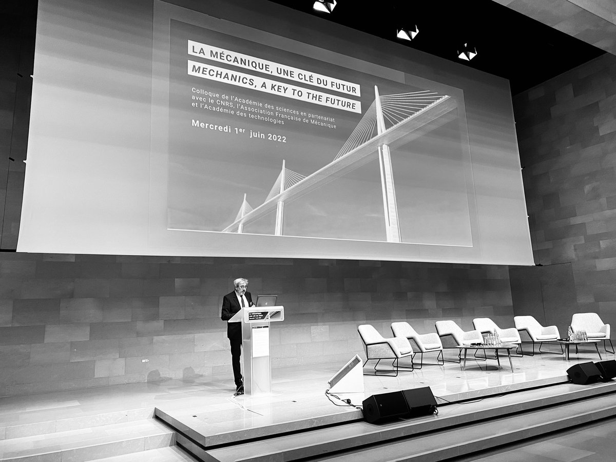 LBuchaillot's tweet photo. Ouverture du Colloque 
La mécanique, une clé du futur
par Antoine Petit, PDG du CNRS
et Patrick Flandrin, Président de l’Académie des sciences
#recherche #antoinepetit #cnrs #insis #cnrsinsis #science #mécanique #research #mechanics https://t.co/hQOPqIooEp