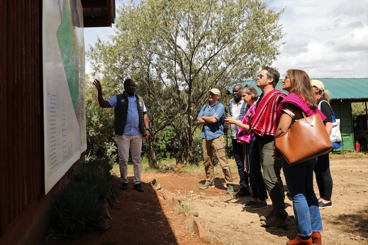 Centering local communities &amp; leaders in 50% of our programming is a key priority. This week I've been w/ my colleague Michele Sumilas to lean in with local partners + <a href="/USAIDKenya/">USAID Kenya</a> team to see how we can mainstream #localization that's built to last <a href="/USAIDConnects/">USAID Local, Faith and Transformative Partnerships</a> @USAIDPolicy 🧵
