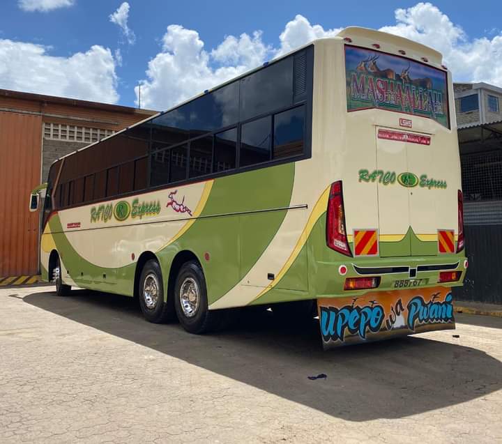 TBoundBuses's tweet photo. #RATCO Cargo bus body built on Sinotruck, HOWO chassis. https://t.co/HWFedo48a0