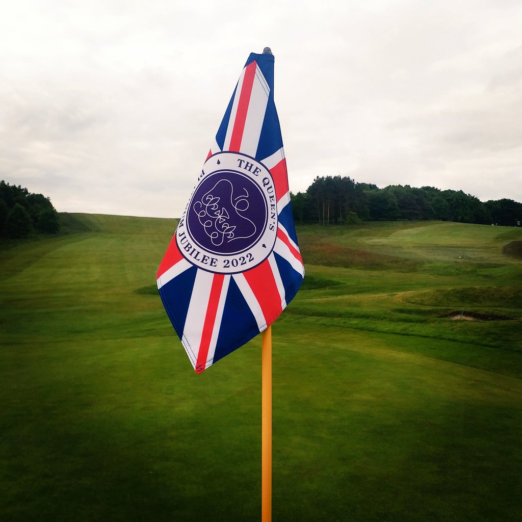 Celebrating the Queen's Jubilee <a href="/HuddersfieldGC/">Huddersfield GC</a> 🇬🇧