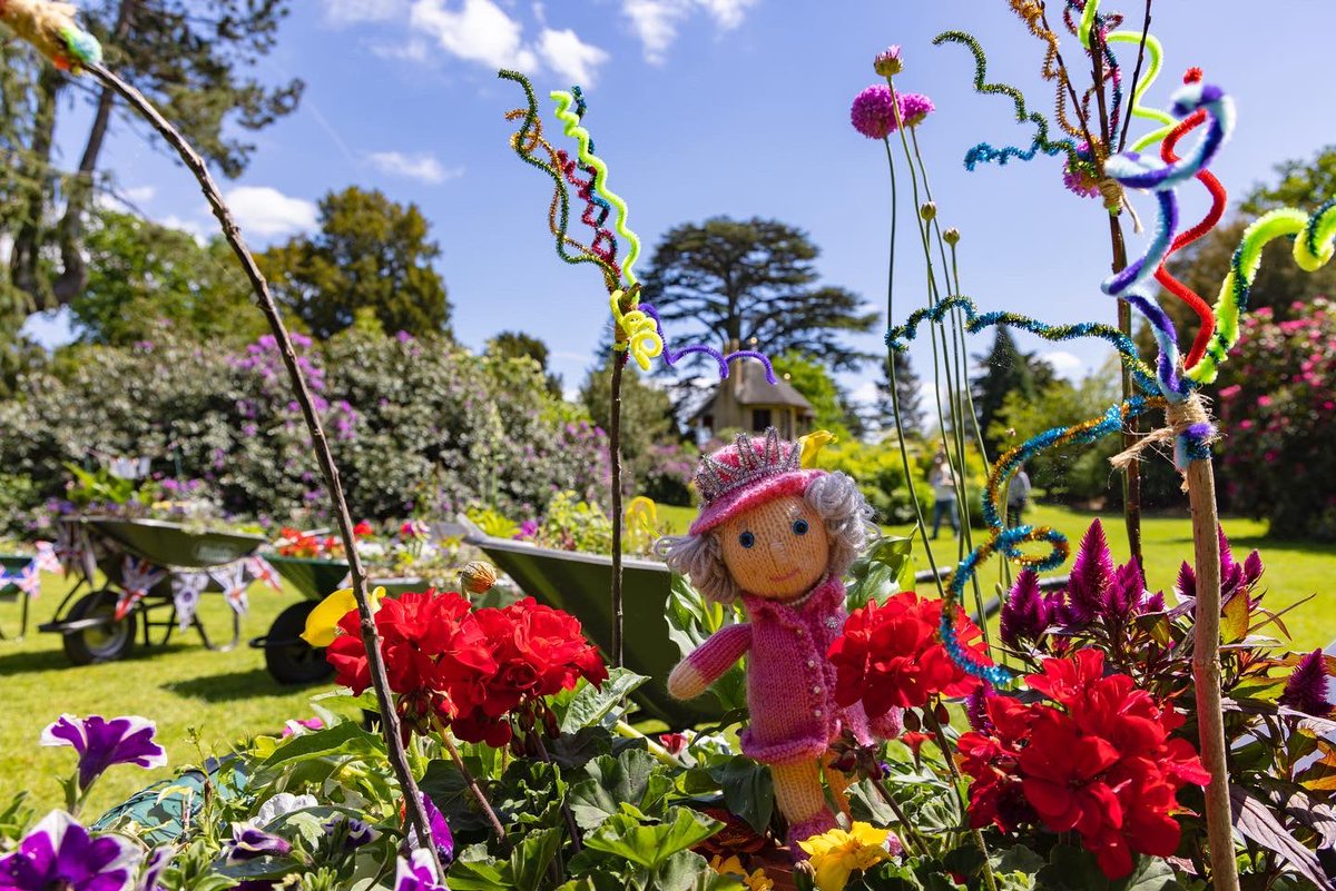 Our #Jubilee Wheelbarrow Garden Competition for Central Bedfordshire <a href="/letstalkcentral/">Central Bedfordshire Council</a> lower schools is perfectly timed to coincide with #NationalChildrensGardeningWeek 

Getting little hands gardening and making memories! 🌸 👑 🇬🇧 

#rhspartner #GreensandCountry