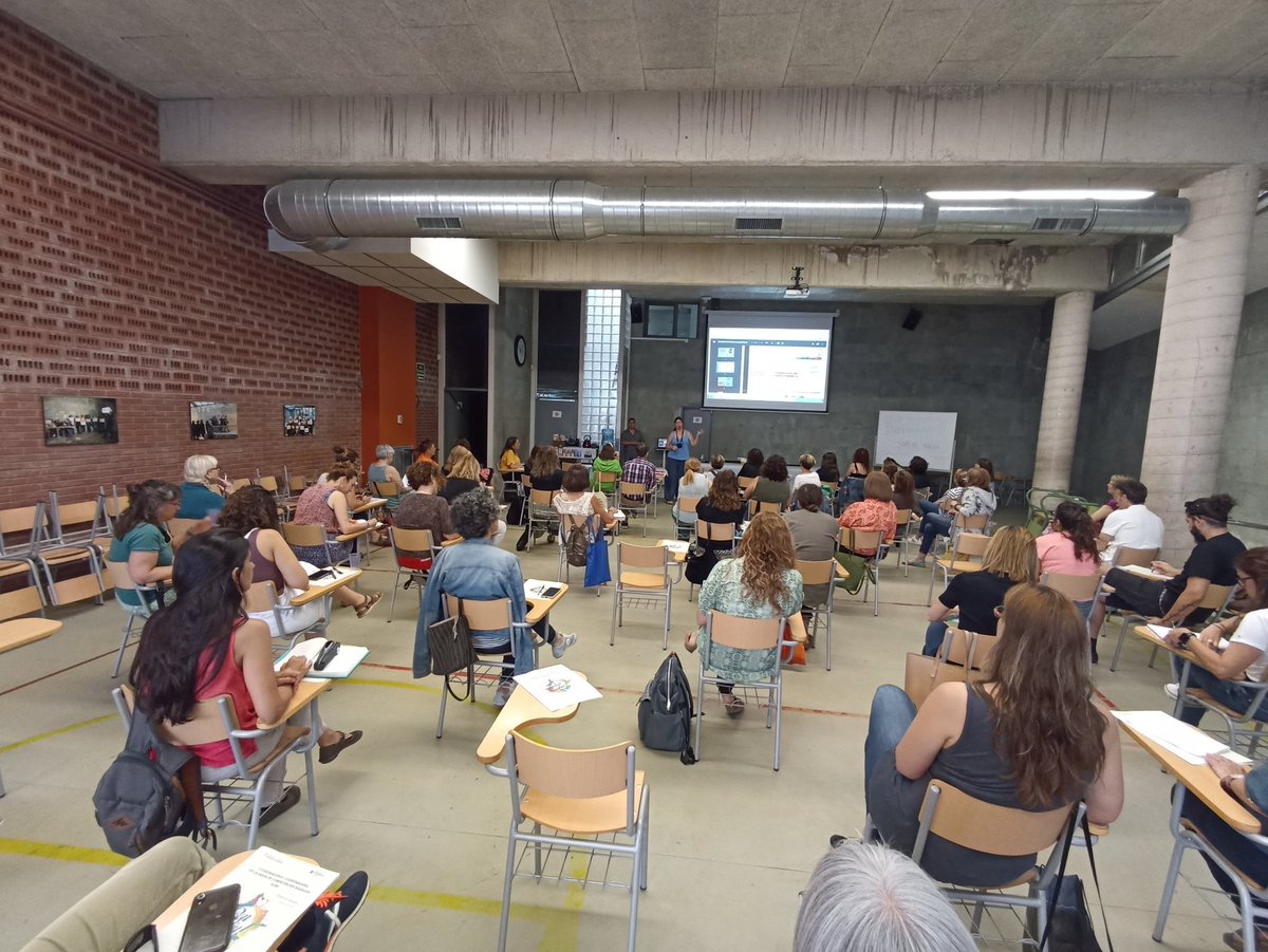 mariaojuel's tweet photo. Comencem la darrera sessió #XCB0 @xarxacb presencial amb el tema de la transferència de l'equip impulsor a la resta del claustre i després compartirem el que hem après. Som al CFA Rius i Taulet https://t.co/S2klGGEpJx