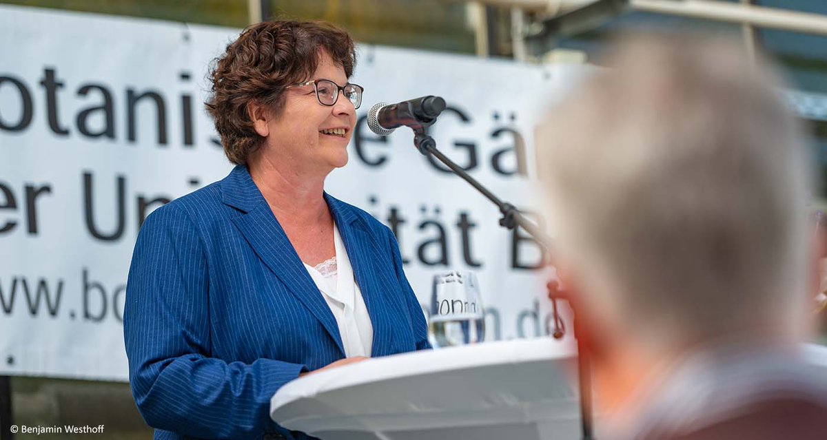 BundesNaturschutzAmt (@bfn_de) on Twitter photo „Klimawandel und Biodiversität: Was blüht uns da?“ war Thema des ersten BfN-Gartengesprächs <a href="/BonnGardens/">Bonn Botanic Gardens</a>. Rund 100 Gäste waren gestern dabei. Fotos & einen kurzen Rückblick gibt es unter bfn.de/aktuelle-meldu….
Das nächste BfN-#Gartengespräch ist im Herbst in Berlin geplant. „Klimawandel und Biodiversität: Was blüht uns da?“ war Thema des ersten BfN-Gartengesprächs <a href="/BonnGardens/">Bonn Botanic Gardens</a>. Rund 100 Gäste waren gestern dabei. Fotos & einen kurzen Rückblick gibt es unter bfn.de/aktuelle-meldu….
Das nächste BfN-#Gartengespräch ist im Herbst in Berlin geplant.