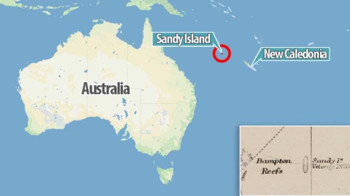 Se llaman ISLAS FANTASMA las que no existen y solo existieron en los mapas, producto a lo largo de la Historia de la invención de cartógrafos y navegantes, bien por error, bien con alguna intención. Se conocen más de 60; la última, Sandy Island, estuvo en Google Maps hasta 2012.