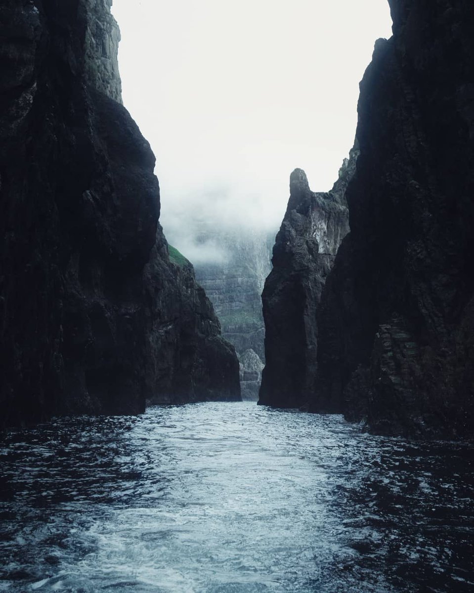 🇫🇴💙
#FaroeIslands
#visitfaroeislands #NFTCommunity #landscapephotography