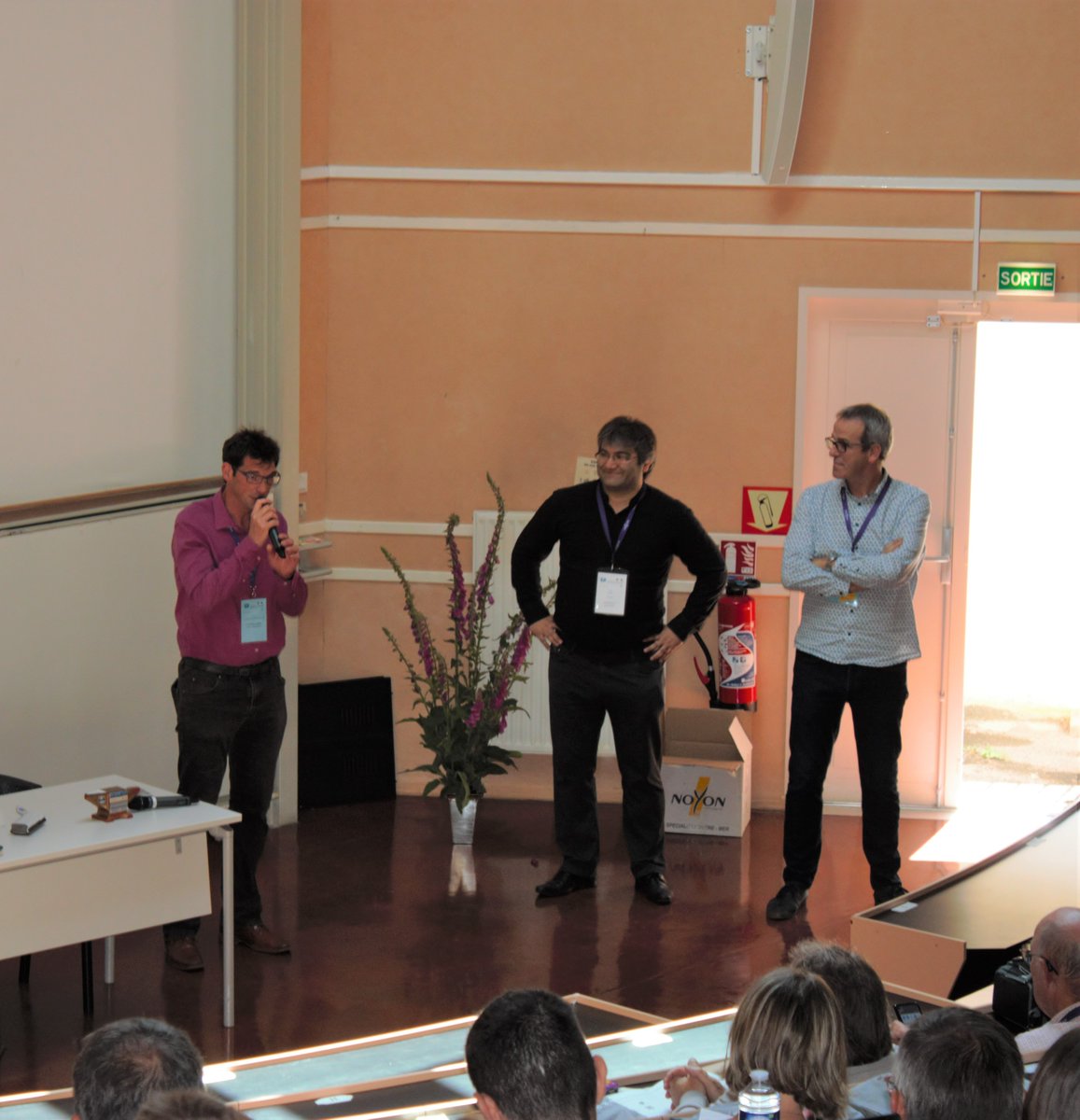 IUTGON's tweet photo. 📣 LANCEMENT DU COLLOQUE #GEII |

🎤 L'après-midi débute par le discours d'ouverture de Sébastien GODMUSE, chef du département GEII de l'IUT Grand Ouest Normandie, pôle de #cherbourgencotentin https://t.co/R7rb9jrBTB