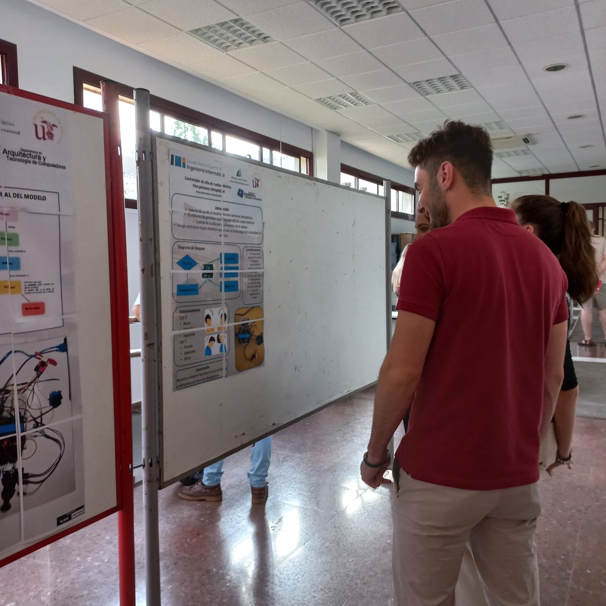Los estudiantes de Instrumentación Biomédica de <a href="/etsii/">ETS Ing. Informática</a>  presentan sus proyectos. Esta actividad forma parte de un Proyecto de Innovación Docente (ref.1.2.3), del III Plan Propio de Docencia de la <a href="/unisevilla/">Universidad de Sevilla</a> de profesores de <a href="/atc_us/">ATC Univ. Sevilla</a>.
Enhorabuena a tod@s por el trabajo realizado!!