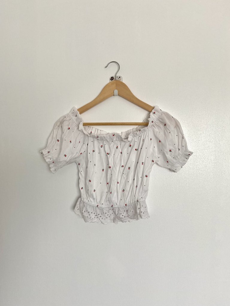 Todayisto's tweet photo. ☁️ ครอปปาดไหล่สีขาวลายดอกไม้
อก 28 นิ้ว ยาว 12 นิ้ว
☁️ ราคา 20 ฿

#ส่งต่อเสื้อผ้า #ส่งต่อเสื้อผ้ามือสอง #เสื้อผ้ามือสองสภาพดี #ส่งต่อเสื้อผ้ามือ2 #ส่งต่อเสื้อผ้ามือสองสภาพดี https://t.co/1wgTS43qSX
