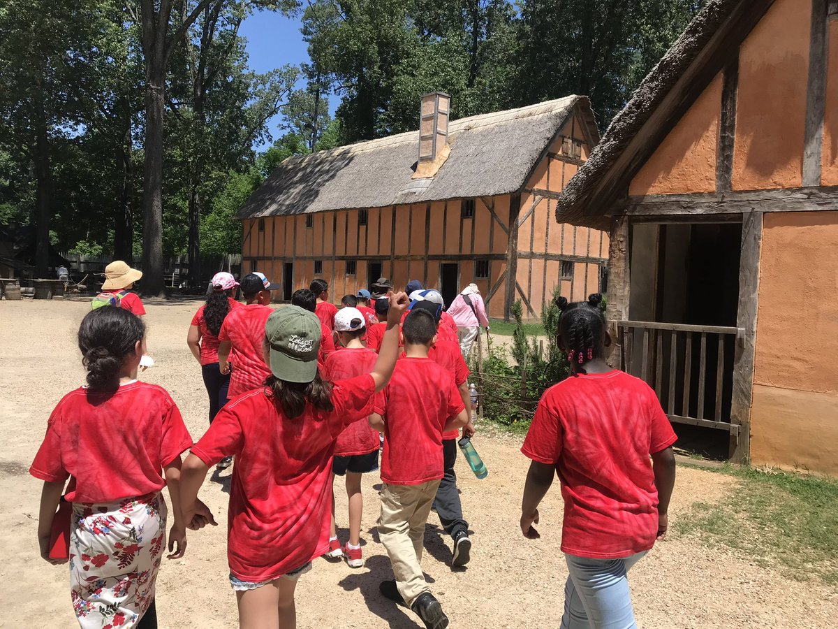 CKELEM's tweet photo. Yesterday, our 4th grade explorers were able to see what life was like in Jamestown! #historycomingtolife @ACPSk12 https://t.co/NJeUsKidIA
