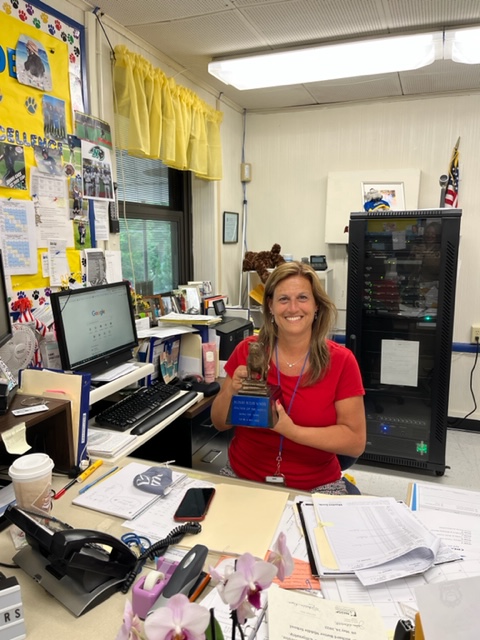 Please join us in celebrating RBS Bulldog of the Month, Main Office Administrative Assistant, Mrs. Joanne Knox. Mrs. Knox is such an essential part of the RBS family as she supports us in so many ways. Way to go, Mrs. Knox! #bdogpride