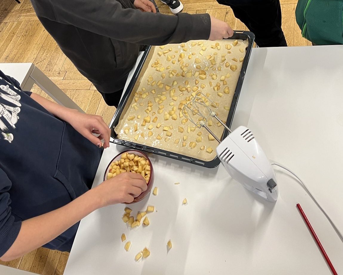Es wirbelt heute in allen Ecken, alles wird bereitgestellt &amp; vorbereitet, denn (auch) morgen heißt es hier: Bildung ist nachhaltig.#Fortbildung mit <a href="/GSV_LGSA/">GrundschulverbandLSA</a> #17 Ziele #Schülerfirma <a href="/B_Manufaktur/">Schülerfirma Bildungsmanufaktur</a> #bildungistnachhaltig