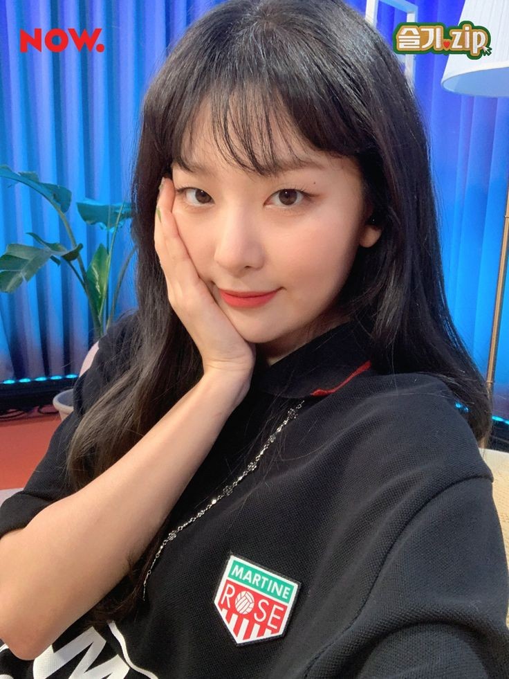 SeulgiOnAir's tweet photo. Happy 1st Anniversary with @seulgi_zip  🥳💛

#ComebackHomeSeulgiZip
#띵동_슬기집_1주년_왔어요
@RVsmtown https://t.co/MrhuYPnc7J