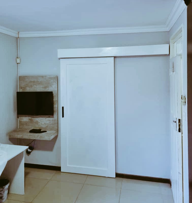 PLDMANUFACTURI1's tweet photo. 1 Panelled Barn Door installed 
P2699.99
*Free Rail Mechanisms
*Free handles 
Installation fee P300
*
*
Call or WhatsApp 74177517

#PldDoors #BarnDoor #YouDecideWeCreate #PushaBw #BrandBotswana https://t.co/mFZqfD9AWs