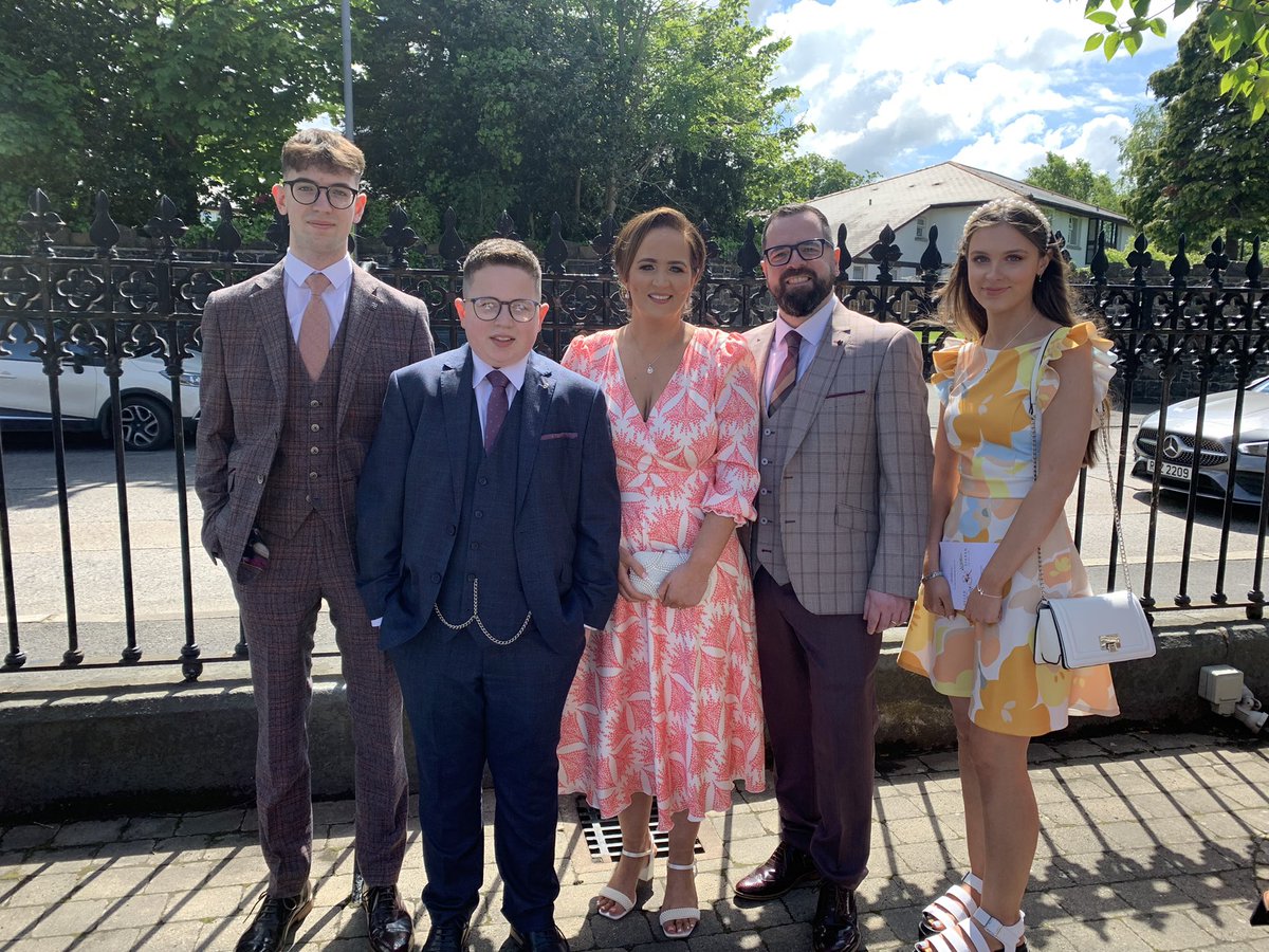 aineh2's tweet photo. Family wedding 💒 https://t.co/hhT6NHwu0l