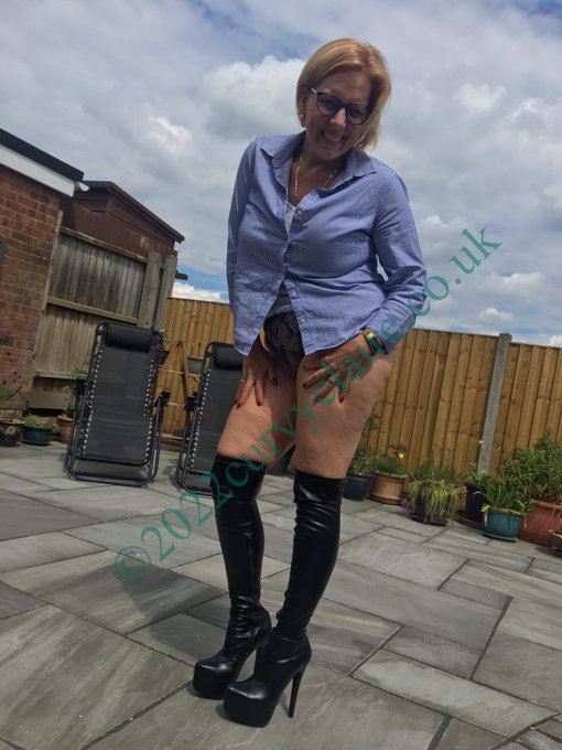 Loving these new boots which I am wearing in. Thanks AT https://t.co/sLFH6KKDVy<a href="/tag/wetlook"class="tags"><span>#wetlook</span></a><a href="/tag/bikiniday"class="tags"><span>#bikiniday</span></a>
