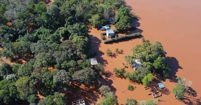 #riouruguay | CRECIDA DEL RÍO COMPLICA BOMBEO 

📍 #El_Soberbio #Misiones 

❌ Con subida del agua estación de bombeo en rio Uruguay quedó fuera de servicio

⚠️ <a href="/munielsoberbio/">Municipalidad de El </a> solicita población racionar uso del vital liquido, a fin de colaborar hasta servicio pueda volver