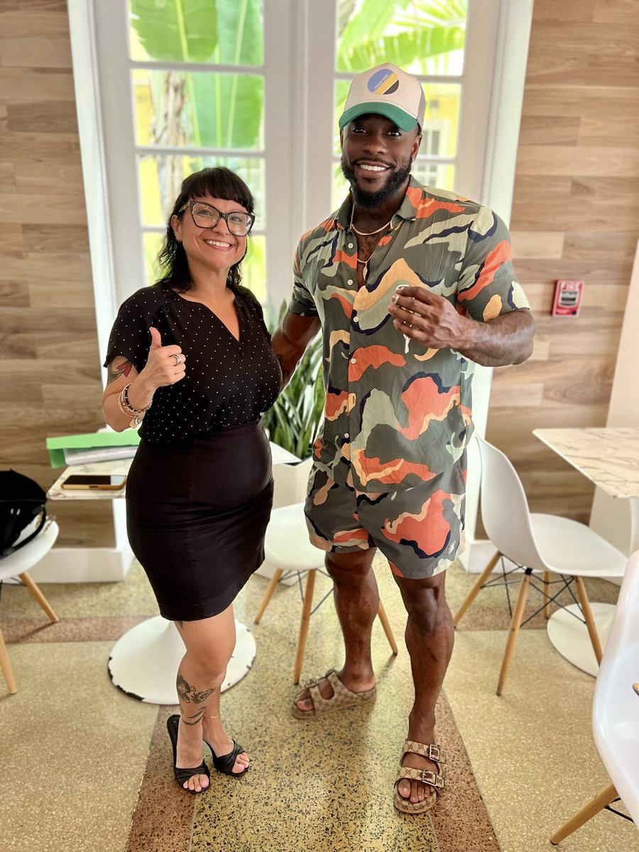 Hearts0faKing's tweet photo. Bought my first home today! 🙌🏿🔥  #HomeOwnerDaddy 😜 https://t.co/VSsYMBWdLf