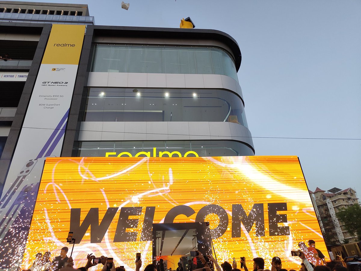 We welcome you all! #realmeGlobalFlagshipStore