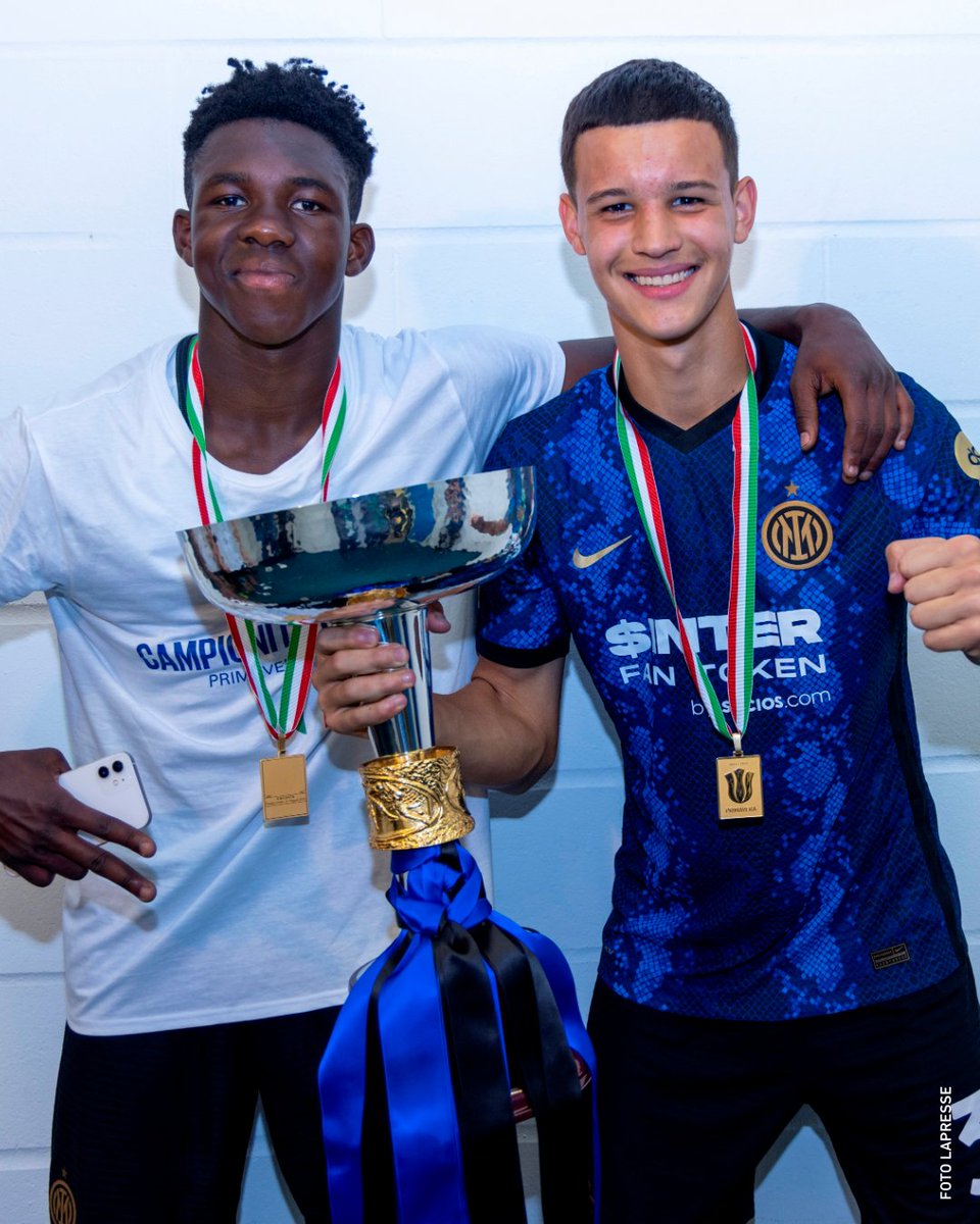 SerieA_ID's tweet photo. Foto-foto para jawara 🏆🥇
#Primavera1TIMVISION @Inter_id https://t.co/sbE6fq2Oit