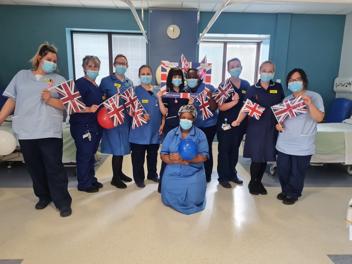 faf01's tweet photo. Here on Day Case at @GoodHopeUHB we are celebrating the Queens Platinum Jubilee. We recieved some quizzes,pens and treats from @GHHCharity and some lovely snacks from our wonderful catering team to get our patients involved over the weekend. #TeamDayCase https://t.co/GMPGo43pG4