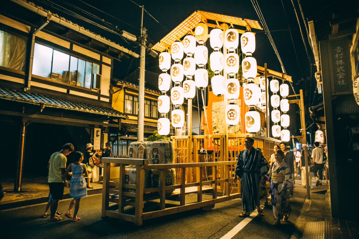 haletoke's tweet photo. 古都の夜祭り
Night festival in Kyoto https://t.co/IlUJkuFRsk