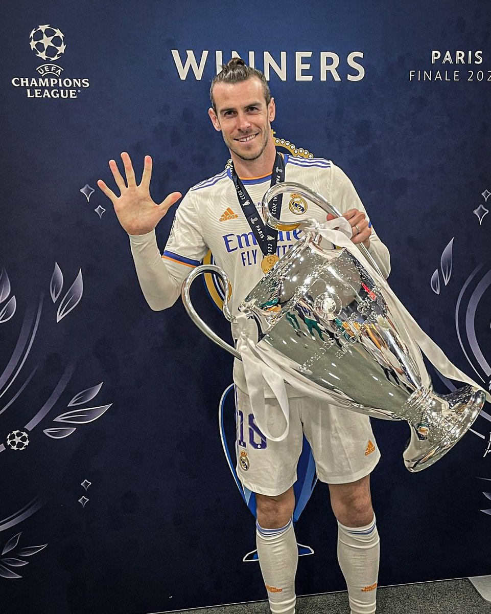 ESPNFC's tweet photo. Gareth Bale leaves as a true Real Madrid legend 👏 

🏆🏆🏆🏆🏆 UEFA Champions League
🏆🏆🏆 LaLiga
🏆🏆🏆🏆 FIFA Club World Cup
🏆🏆🏆 UEFA Super Cup
🏆 Spanish Cup
🏆🏆🏆 Spanish Super Cup https://t.co/omHlpzqrNt