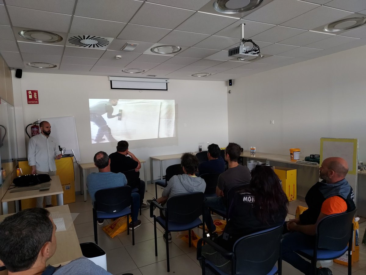 Enlosava's tweet photo. Curso de Sika top 142 Seal , para piscinas en SIKA Valladolid https://t.co/zoB98w9tUb